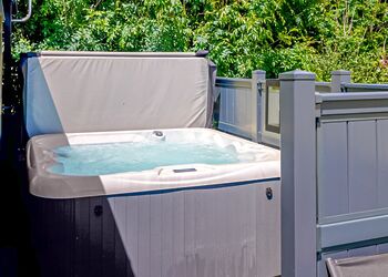 Hideaway Premier Luxury Fountain View Hot Tub  - Trelay Hideaway Holiday Park, Pelynt, near Looe and Polperro