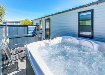 Hideaway Signature Pet Friendly Hot Tub - Trelay Hideaway Holiday Park, Pelynt, near Looe and Polperro