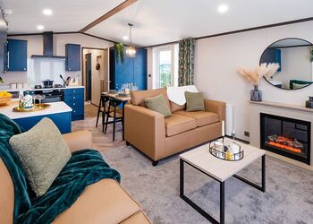 Hideaway Premier Luxury Hot Tub Fountain View - Trelay Hideaway Holiday Park, Pelynt, near Looe and Polperro