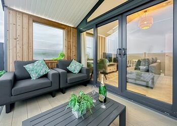 The Nest &ndash; Boutique Luxury with Private Hot Tub - Trelay Hideaway Holiday Park, Pelynt, near Looe and Polperro