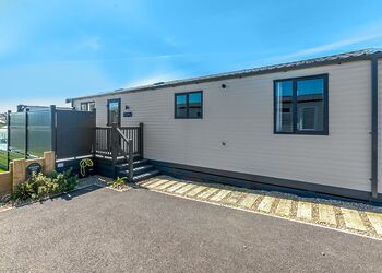 Hideaway Luxury with Decking Hot Tub - Trelay Hideaway Holiday Park, Pelynt, near Looe and Polperro