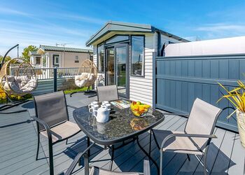 Hideaway Luxury with Decking Hot Tub - Trelay Hideaway Holiday Park, Pelynt, near Looe and Polperro
