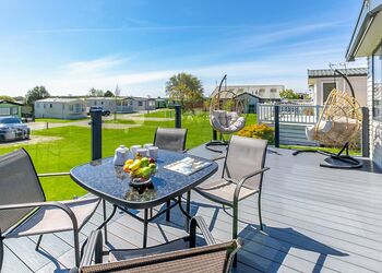 Hideaway Luxury with Decking Hot Tub - Trelay Hideaway Holiday Park, Pelynt, near Looe and Polperro