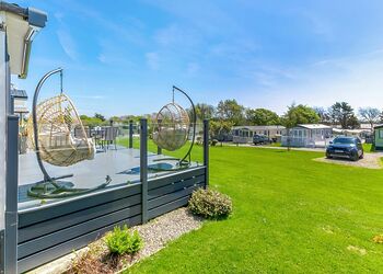 Hideaway Luxury with Decking Hot Tub - Trelay Hideaway Holiday Park, Pelynt, near Looe and Polperro