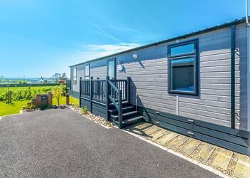 Hideaway Premier Luxury HT Pet Countryside Views - Trelay Hideaway Holiday Park, Pelynt, near Looe and Polperro