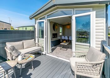 Hideaway Luxury 3 Bed Hot Tub &ndash; Fountain View - Trelay Hideaway Holiday Park, Pelynt, near Looe and Polperro