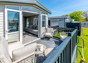 Hideaway Luxury 3 Bed Hot Tub &ndash; Fountain View - Trelay Hideaway Holiday Park, Pelynt, near Looe and Polperro