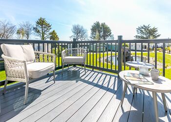 Hideaway Luxury 3 Bed Hot Tub &ndash; Fountain View - Trelay Hideaway Holiday Park, Pelynt, near Looe and Polperro