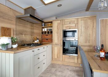 Hideaway Luxe Escape – Alfresco Grill & Chill - Trelay Hideaway Holiday Park, Pelynt, near Looe and Polperro