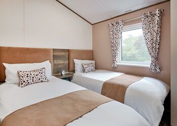 Hideaway Luxury XL 3 Bed Hot Tub - Trelay Hideaway Holiday Park, Pelynt, near Looe and Polperro