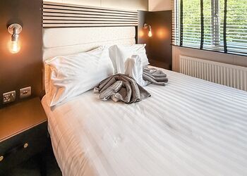 The Nook &ndash; Boutique Luxury BBQ & Hot Tub - Trelay Hideaway Holiday Park, Pelynt, near Looe and Polperro