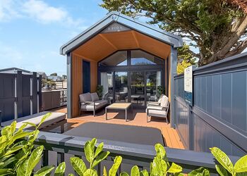 The Nook &ndash; Boutique Luxury BBQ & Hot Tub - Trelay Hideaway Holiday Park, Pelynt, near Looe and Polperro