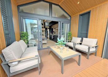 The Nook &ndash; Boutique Luxury BBQ & Hot Tub - Trelay Hideaway Holiday Park, Pelynt, near Looe and Polperro
