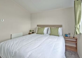 Hideaway Signature Plus &ndash; Hot Tub - Trelay Hideaway Holiday Park, Pelynt, near Looe and Polperro