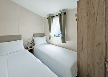 Hideaway Signature Plus &ndash; Hot Tub - Trelay Hideaway Holiday Park, Pelynt, near Looe and Polperro