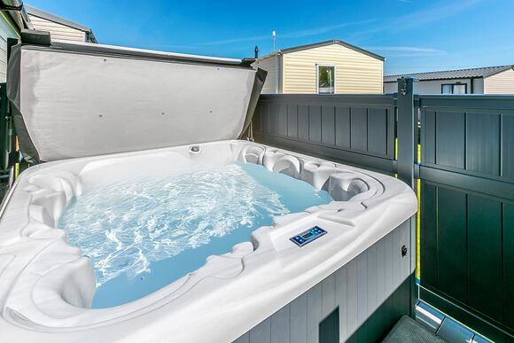 Hideaway Signature Hot Tub - Trelay Hideaway Holiday Park, Pelynt, near Looe and Polperro