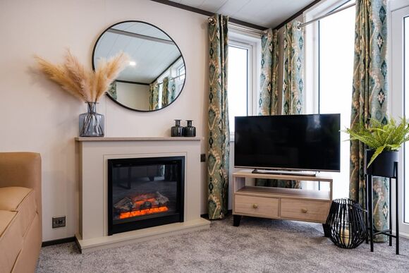 Hideaway Premier Luxury Hot Tub Fountain View - Trelay Hideaway Holiday Park, Pelynt, near Looe and Polperro