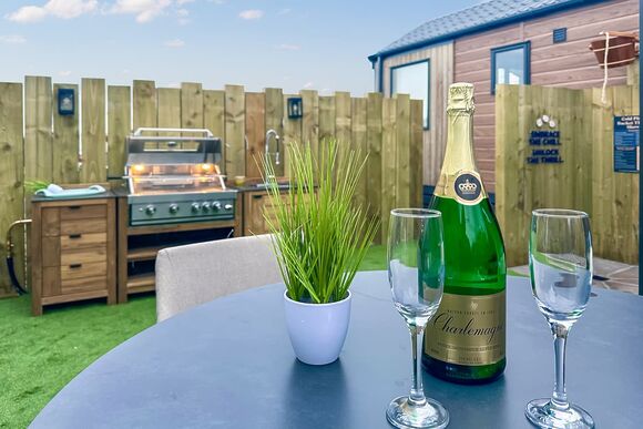 The Nest &ndash; Boutique Luxury with Private Hot Tub - Trelay Hideaway Holiday Park, Pelynt, near Looe and Polperro