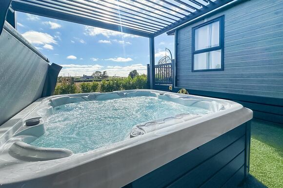 Hideaway Premier Luxury HT Pet Countryside Views - Trelay Hideaway Holiday Park, Pelynt, near Looe and Polperro