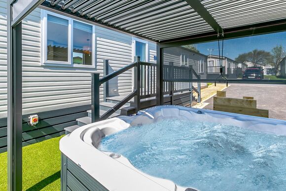 Hideaway Luxury 3 Bed Hot Tub &ndash; Fountain View - Trelay Hideaway Holiday Park, Pelynt, near Looe and Polperro