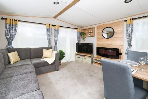 Hideaway Luxury Accessible - Trelay Hideaway Holiday Park, Pelynt, near Looe and Polperro