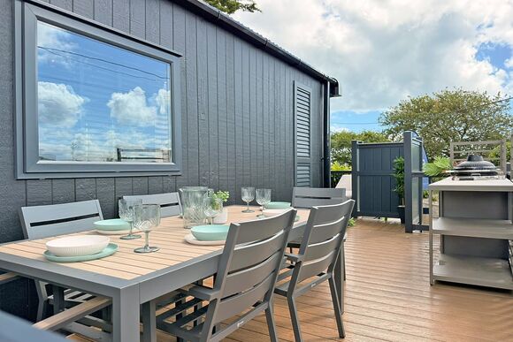 The Nook &ndash; Boutique Luxury BBQ & Hot Tub - Trelay Hideaway Holiday Park, Pelynt, near Looe and Polperro