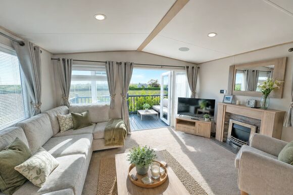 Hideaway Retreat XL &ndash; Countryside Views, Decking - Trelay Hideaway Holiday Park, Pelynt, near Looe and Polperro