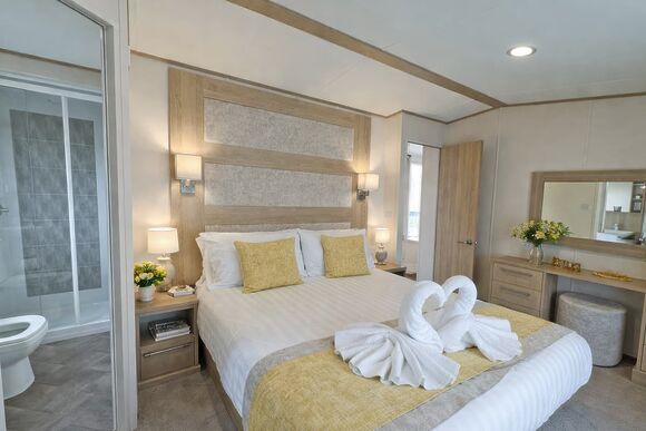 Hideaway Retreat XL &ndash; Countryside Views, Decking - Trelay Hideaway Holiday Park, Pelynt, near Looe and Polperro