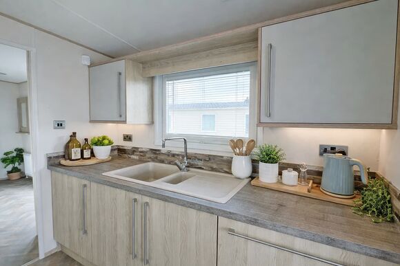Hideaway Retreat XL &ndash; Countryside Views, Decking - Trelay Hideaway Holiday Park, Pelynt, near Looe and Polperro
