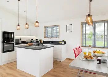 Cherry Bird Lodge Escape, Newbury