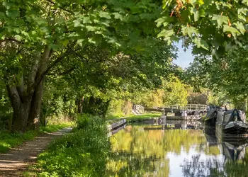 Cherry Bird Lodge Escape, Newbury