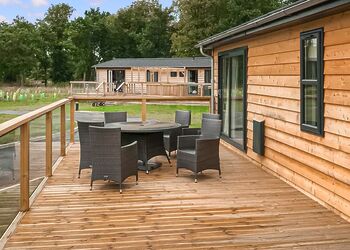 Platinum Spa Four - Cherry Bird Lodge Escape, Newbury