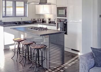 Elite Spa Lodge 3 - Cherry Bird Lodge Escape, Newbury