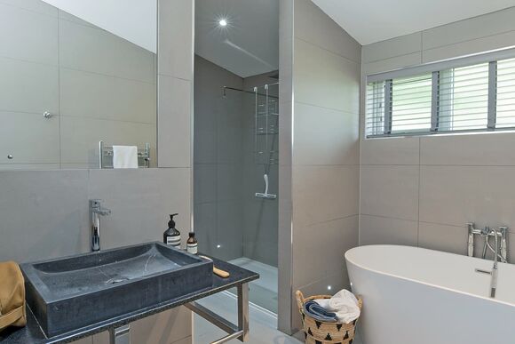 Elite Plus Spa Lodge 3 - Cherry Bird Lodge Escape, Newbury