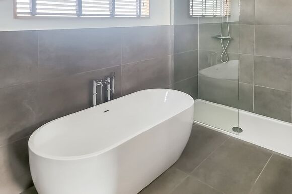 Signature Spa Pet 4 - Cherry Bird Country Park, Newbury