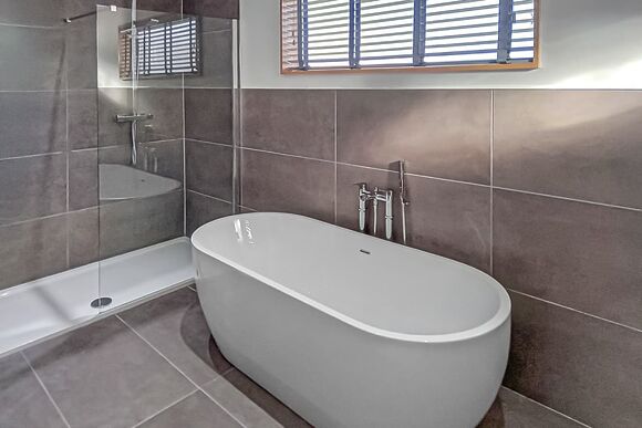 Elite Lodge 3  - Cherry Bird Lodge Escape, Newbury