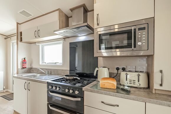 Gold Caravan with parking & decking P, Gold Caravan with parking & decking - Tummel Valley, Pitlochry, Perthshire