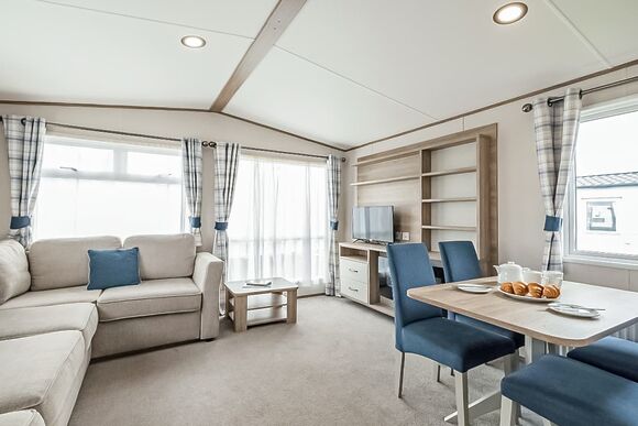 Gold Caravan with parking, ensuite & decking, Gold 2, Slps 6, parking, ensuite, decking P - Tummel Valley, Pitlochry, Perthshire
