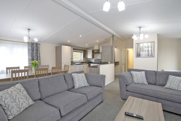 Deluxe 4 Lodge with parking, ensuite and decking - Tummel Valley, Pitlochry, Perthshire