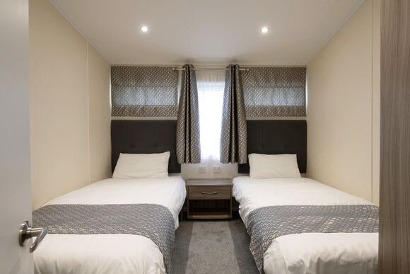 Deluxe 4 Lodge with parking, ensuite and decking - Tummel Valley, Pitlochry, Perthshire