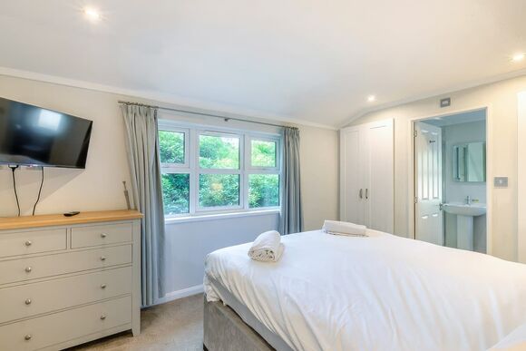 Superior Lodge with parking, ensuite & decking - Tummel Valley, Pitlochry, Perthshire