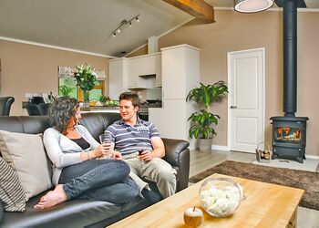 Typical Lakeside Escape (Pet Friendly) B