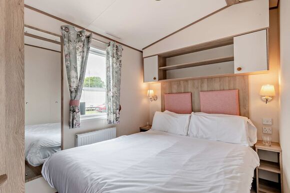 Bronze 2 Bedroom Caravan, Sleeps 6. With parking - Vauxhall Holiday Park, Great Yarmouth