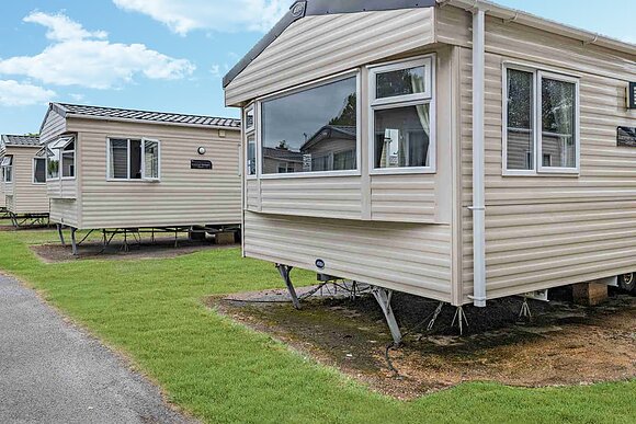 Bronze 2 Bedroom Caravan, Sleeps 6. With parking  P, Bronze 2 Bedroom Caravan, Sleeps 6. With parking - Vauxhall Holiday Park, Great Yarmouth
