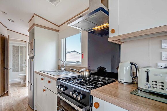 Bronze 2 Bedroom Caravan, Sleeps 6. With parking  P, Bronze 2 Bedroom Caravan, Sleeps 6. With parking - Vauxhall Holiday Park, Great Yarmouth
