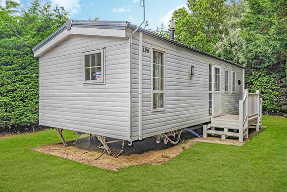 Bronze 3 Bedroom Caravan, Sleeps 5. With parking - Vauxhall Holiday Park, Great Yarmouth