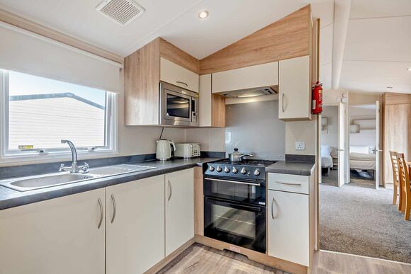 Gold 4 Bedroom Caravan, Sleeps 10. With parking - Vauxhall Holiday Park, Great Yarmouth