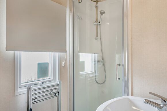 Gold Premium Caravan with ensuite - Vauxhall Holiday Park, Great Yarmouth