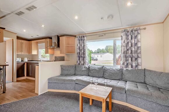 Silver Caravan with ensuite - Vauxhall Holiday Park, Great Yarmouth