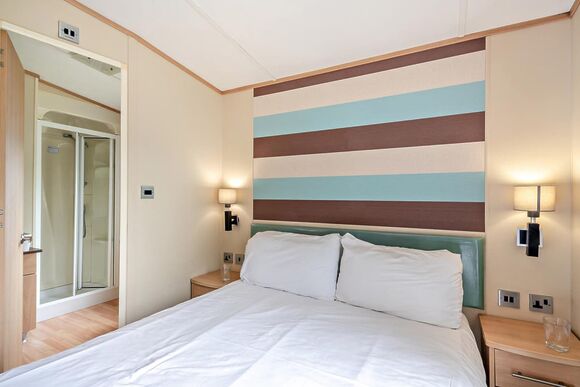 Silver Caravan with ensuite - Vauxhall Holiday Park, Great Yarmouth